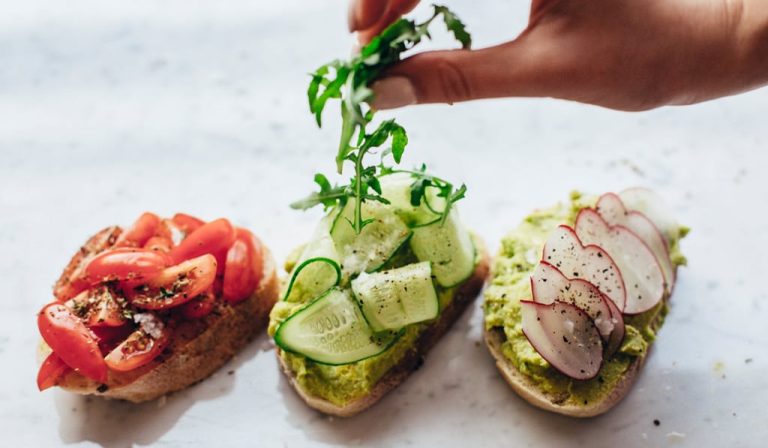 Gourmet Tomato & Herb Avocado Toast – Elevate Your Breakfast Game